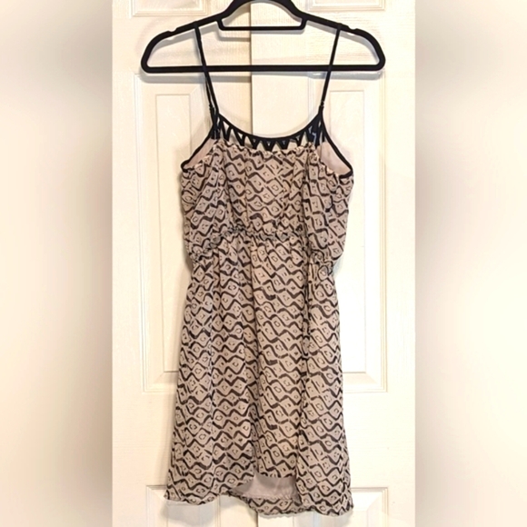 5/$25 Ya Los Angeles Lined Dress - Picture 2 of 6